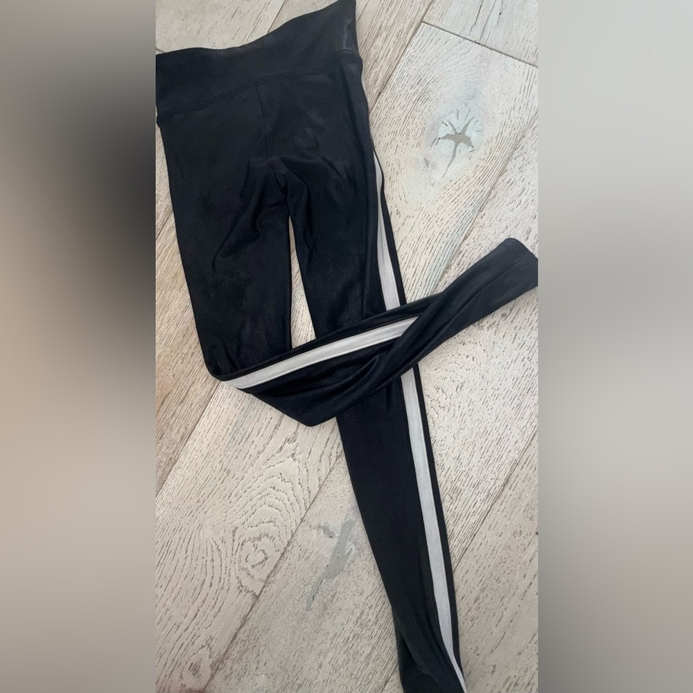 Spanx Side Stripe Faux Leather Leggings XS in very black - Picture 11 of 12